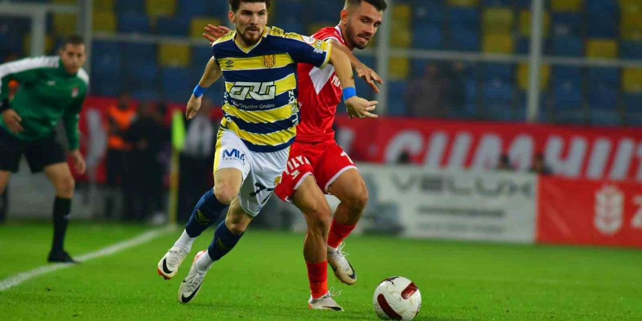 Trendyol Süper Lig: Mke Ankaragücü: 0 - Yılport Samsunspor: 0 (İlk Yarı)