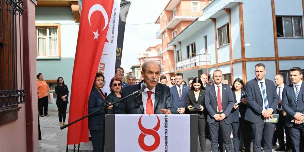 Büyükşehir, Cumhuriyet’in 100. Yılını Kütüphane Açarak Kutladı