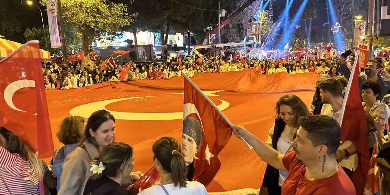 Bağdat Caddesi’nde ‘Büyük Cumhuriyet Yürüyüşü’