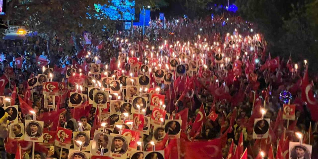 Cumhuriyet’in 100. Yılı Ataşehir’de Coşkuyla Kutlandı