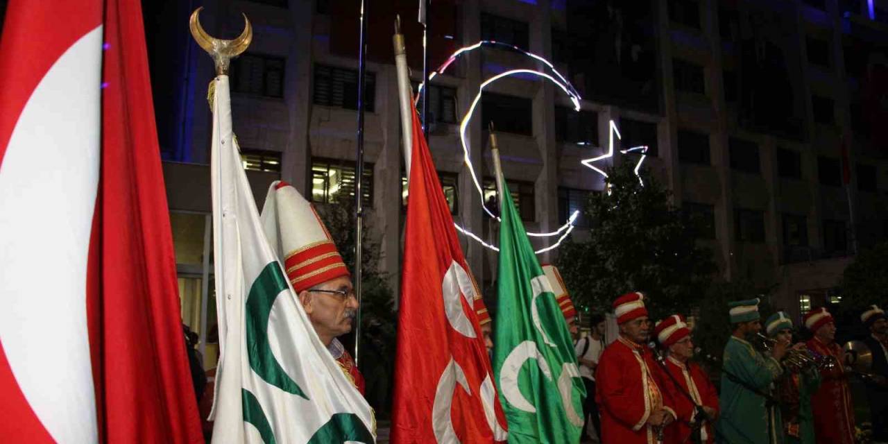 Batman’da Cumhuriyet’in 100. Yılı İçin Yürüyüş Düzenlendi