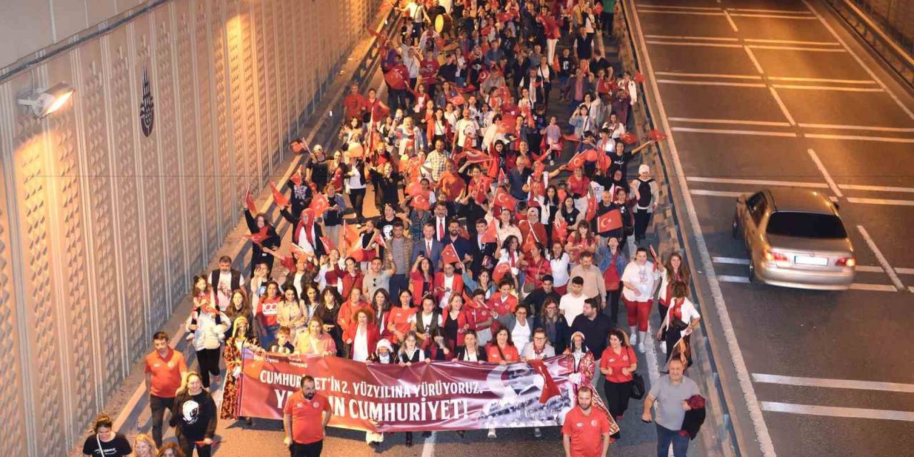 Avcılar’da Vatandaşlar, Cumhuriyet Bayramı’nda Konserlerle Doyasıya Eğlendi