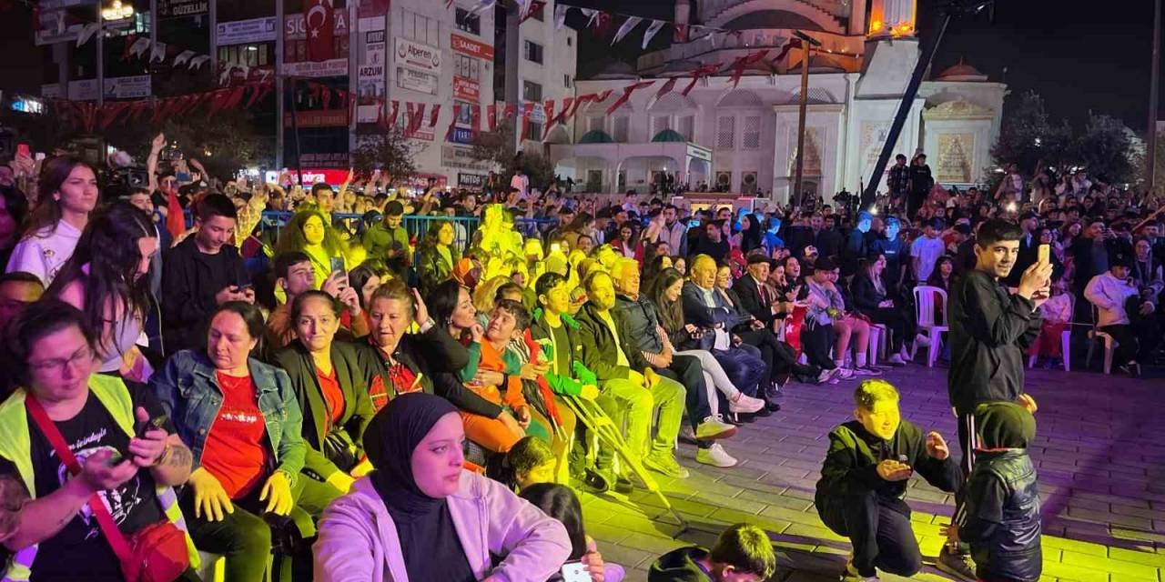 Esenyurt’ta Cumhuriyet’in 100. Yılı Coşkuyla Kutlandı