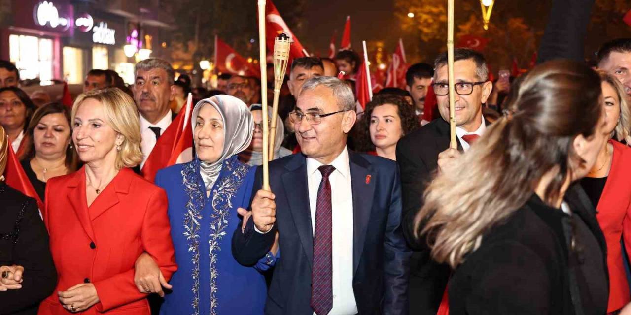 Kütahya’da Fener Alayı Coşkusu