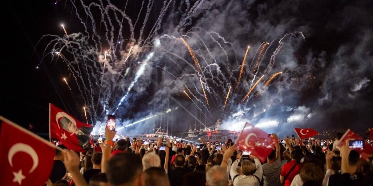 Cumhuriyetin 100. Yılına İzmir Damgası