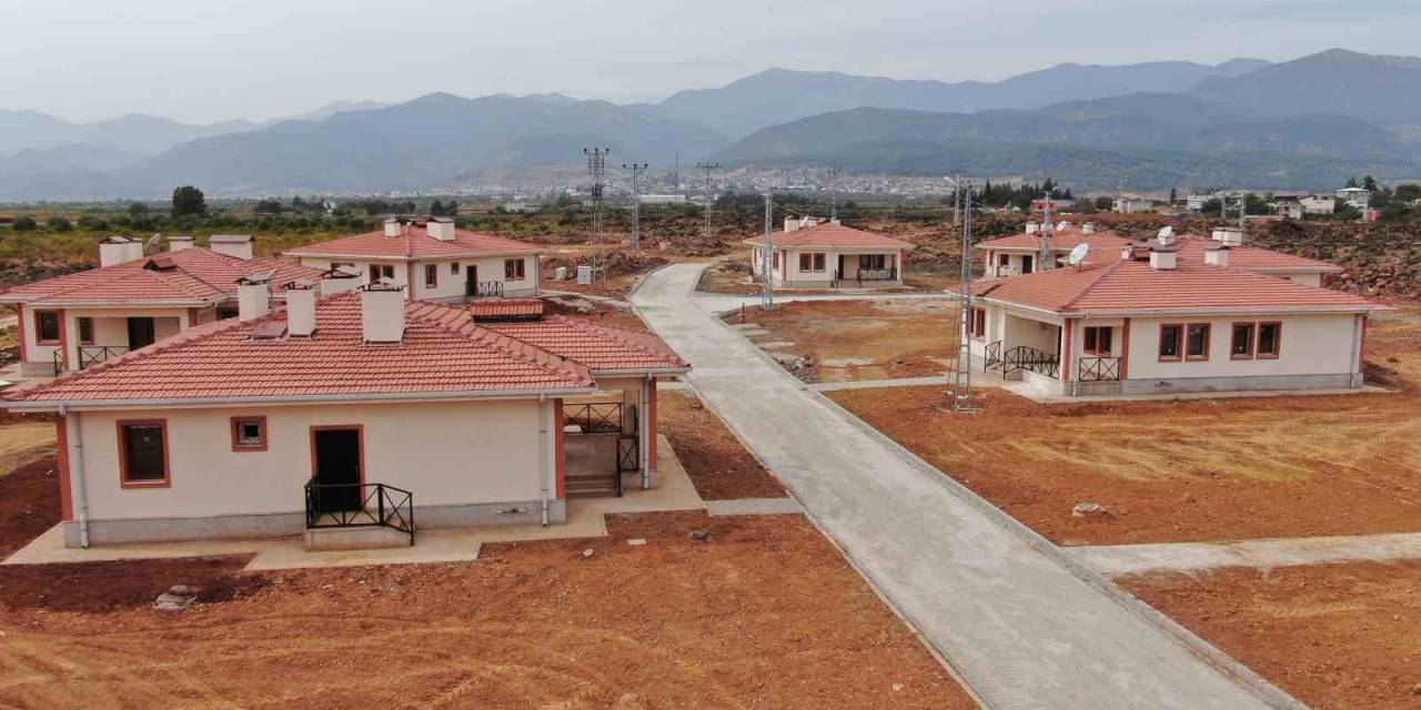 Sınırın Sıfır Noktasında İnşa Edilen Köy Evleri Takdir Topladı