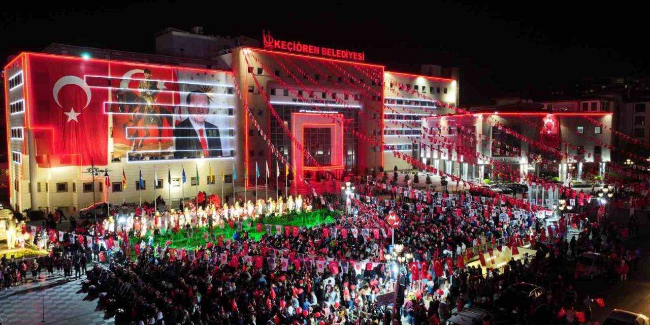 Keçiören’de Cumhuriyet’in 100. Yılı Kutlamaları Muhteşem Havai Fişek Gösterisiyle Final Yaptı