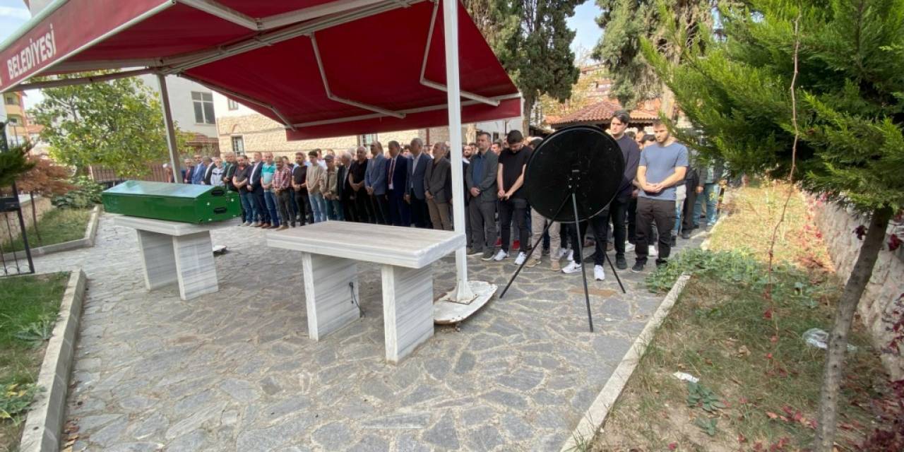 Belediye Meclisi Üyesi Mehmet Bölükbaşı Gözyaşları Arasında Toprağa Verildi