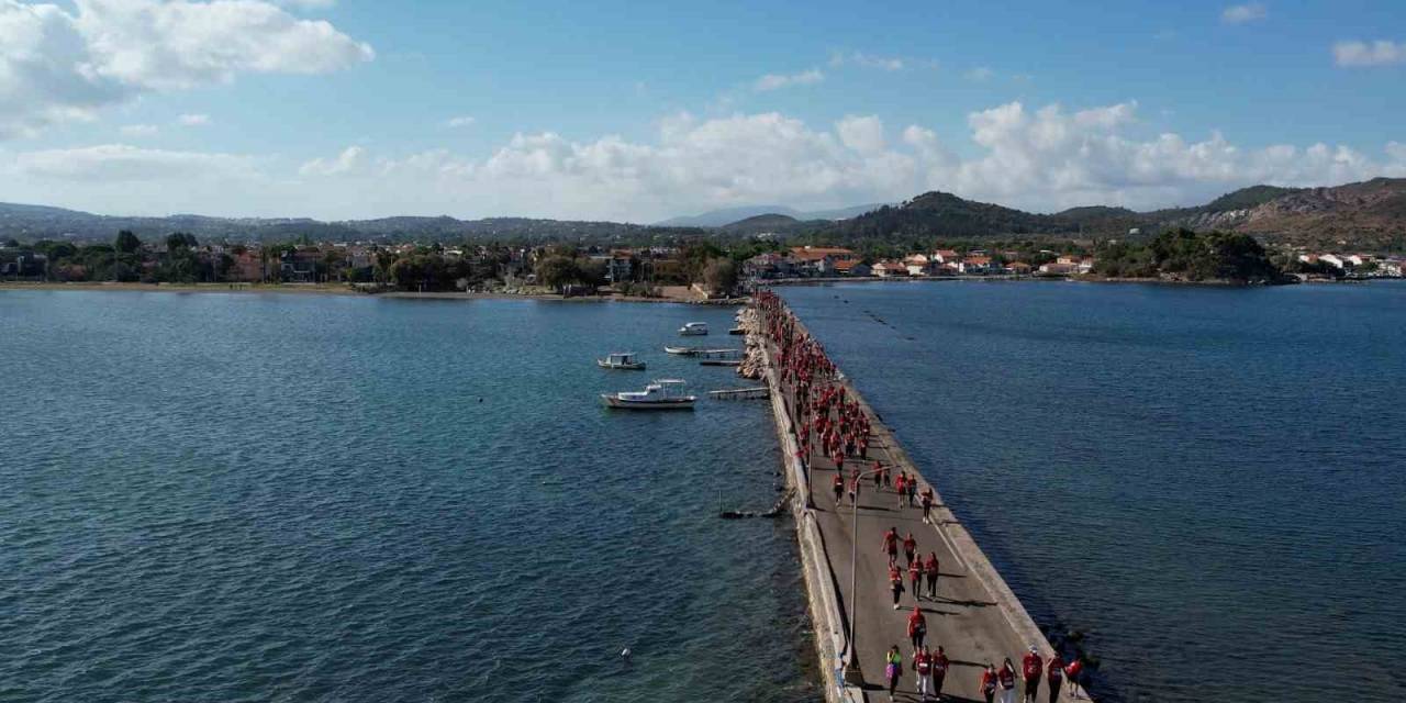 100. Yıl Coşkusu Geleneksel Ted İzmir Koleji Koşusuyla Katlandı