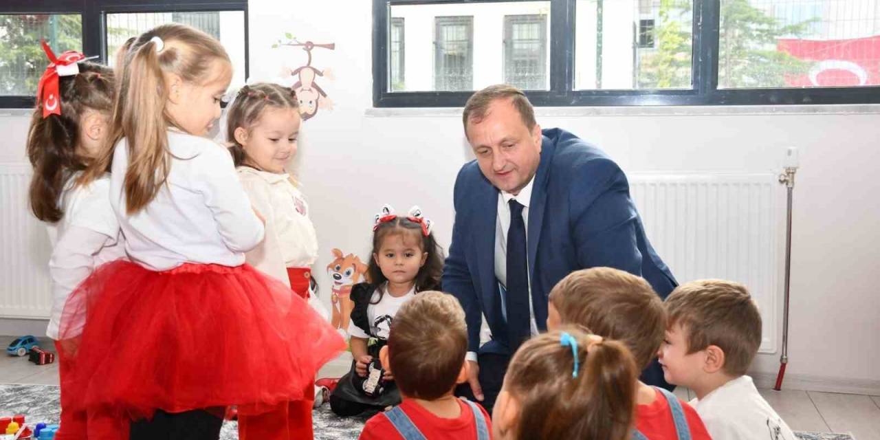 Başkan Usta’dan 100.yılda Bütün Öğrencilere Anlamlı Hediye