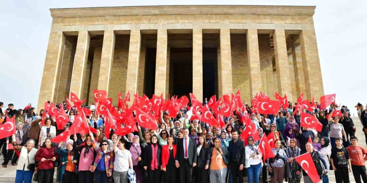 Alaşehir Belediyesi, Bin 500 Kadına Anıtkabiri Gezdirdi