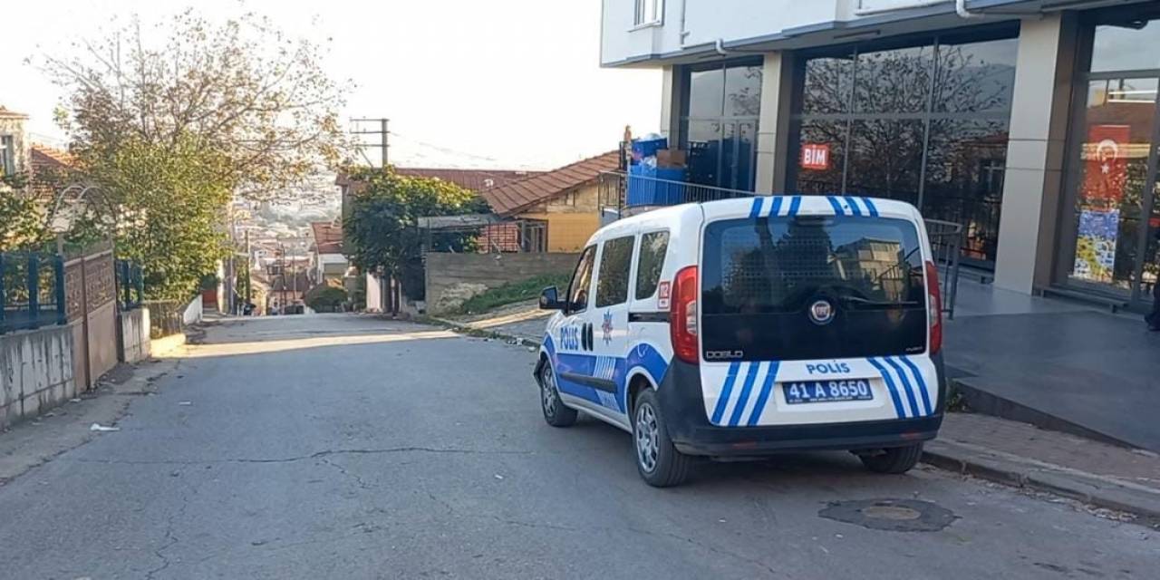 Facia Teğet Geçti: Bim’e Ait Kendi Kendine Giden Transplaletin Altında Kalmaktan Son Anda Kurtuldular