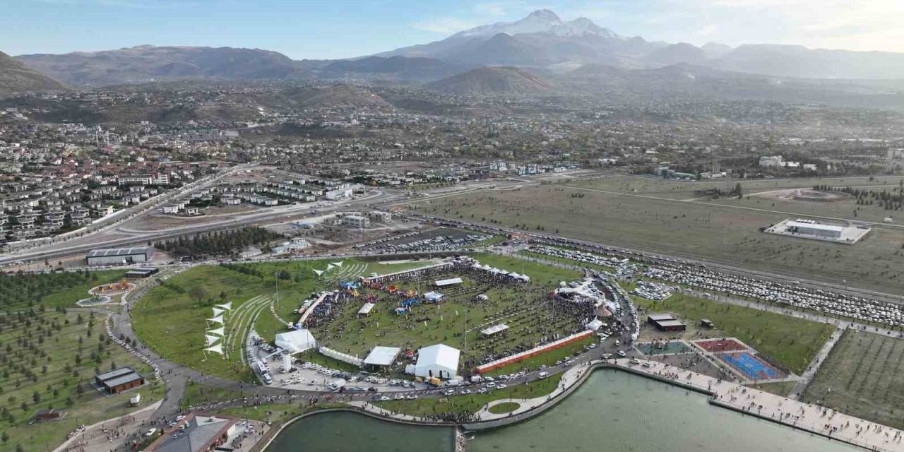 Başkan Büyükkılıç: “Recep Tayyip Erdoğan Millet Bahçesi, Kayseri’mize Çok Yakıştı”