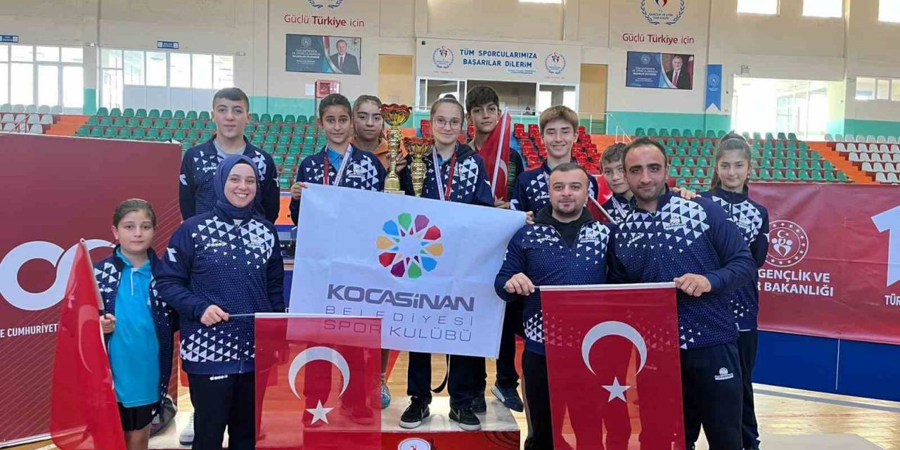 Kocasinan Masa Tenisi Hem Bayan Hem Erkek Takımı Şampiyon Oldu