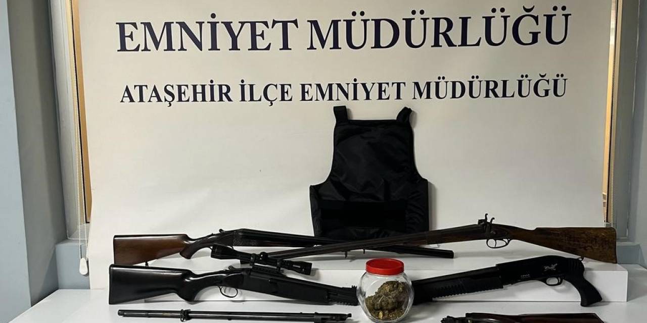 İstanbul’da Yasa Dışı Silah Ticareti Yapan 3 Kişi Yakalandı