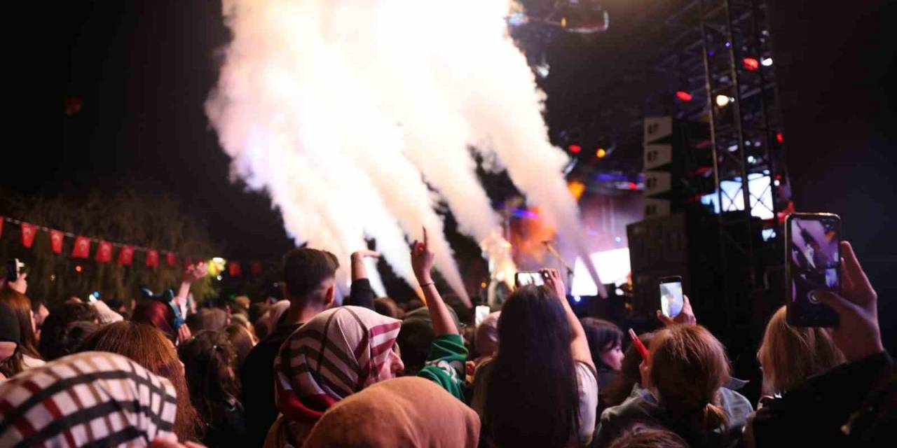 Gölbaşı’nda Cumhuriyet Coşkusu Murat Boz Konseriyle Taçlandı