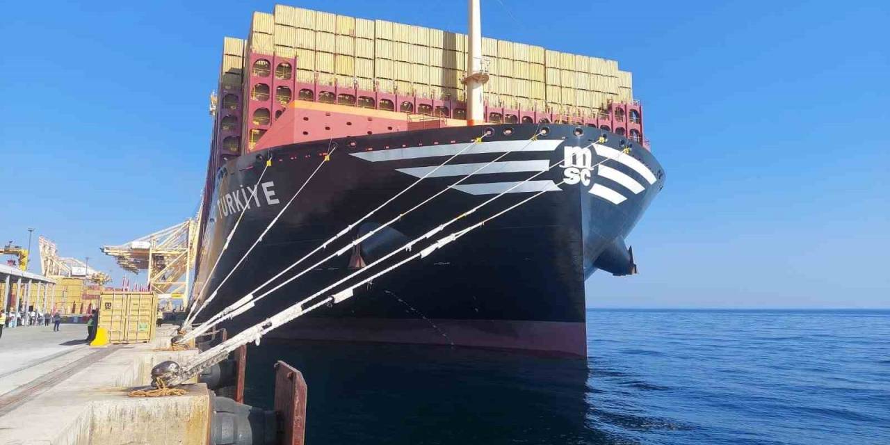 Dünyanın En Büyük Konteyner Gemisine ’türkiye’ Adı Verildi