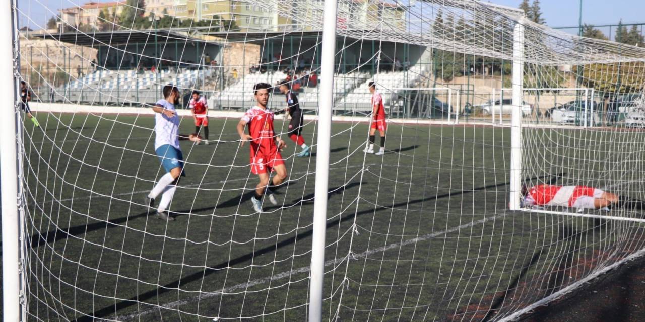 Bozova Belediyespor Kilisspor’u 2-0 Mağlup Etti
