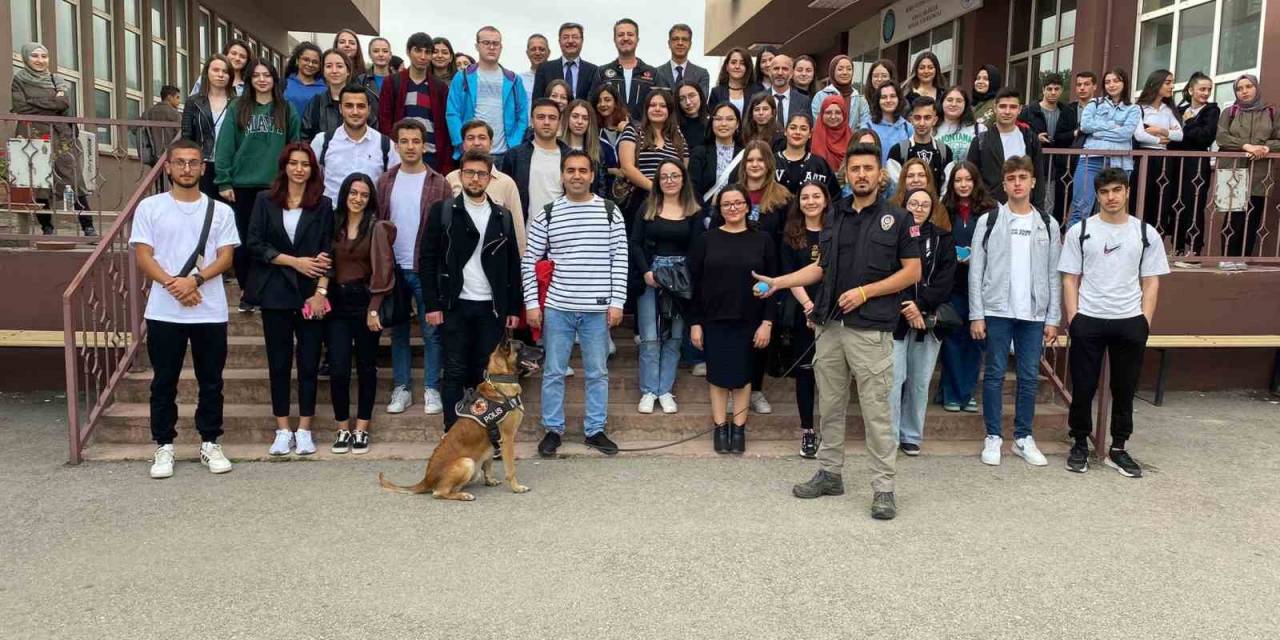 ’en İyi Narkotik Polisi Anne’