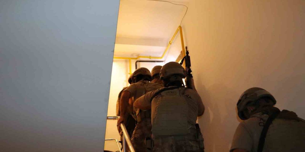 Mersin Pkk/kck Operasyonu: 4 Gözaltı
