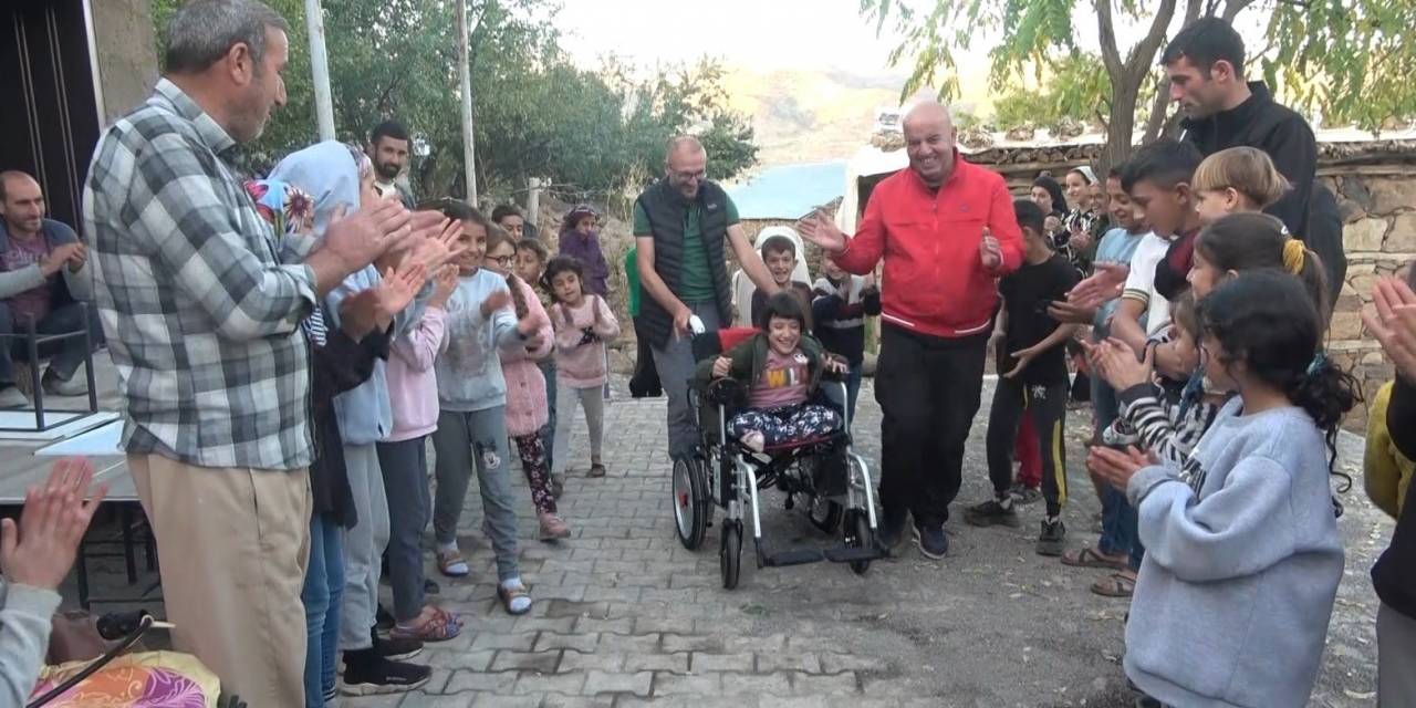 Doğuştan Engelli Melike’ye 100. Yıl Hediyesi