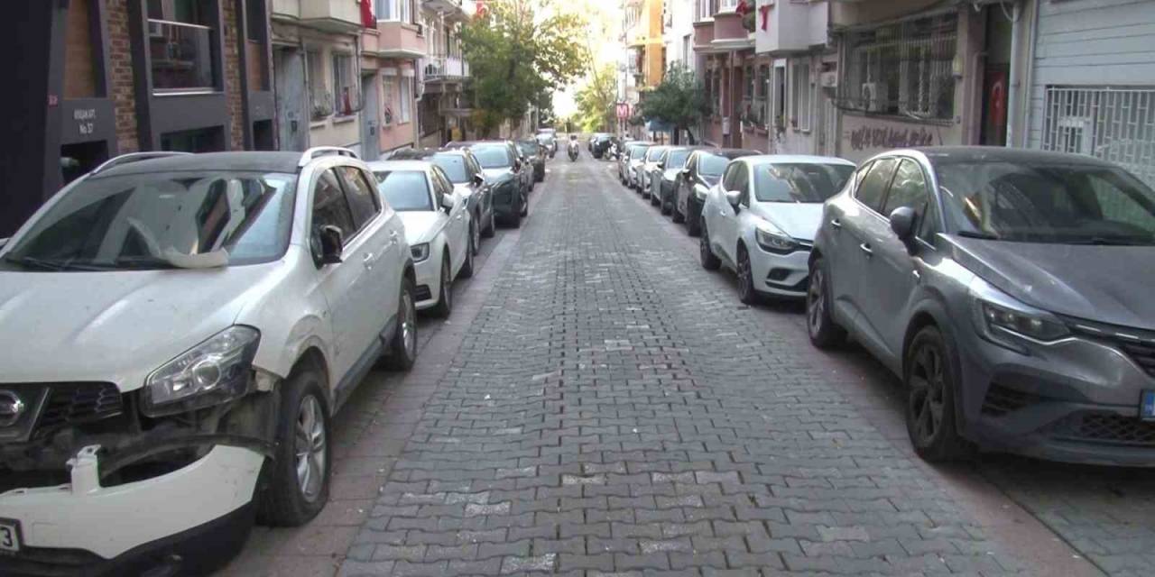 Kadıköy’de Tır Onlarca Aracı Biçip Kaçtı