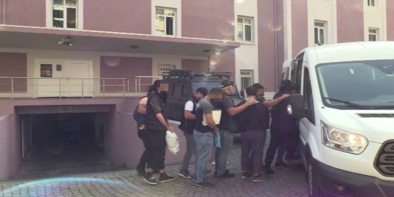 İzmir Merkezli Deaş Operasyonunda Üç Tutuklama