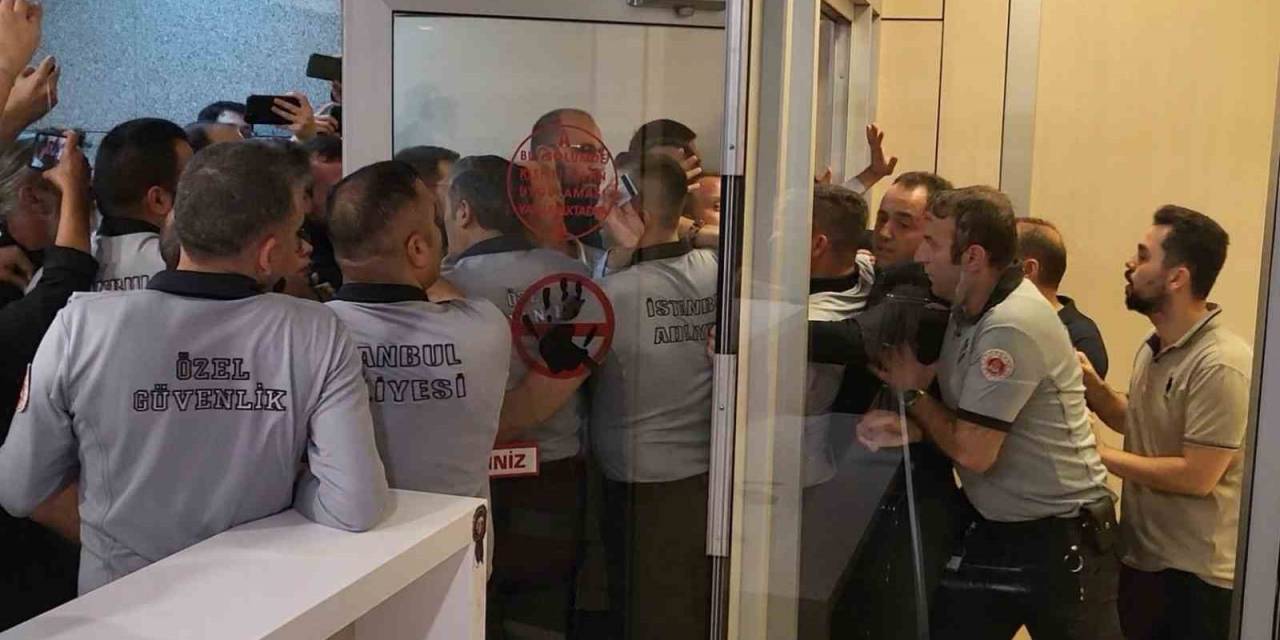 Tip Genel Başkanı Erkan Baş Mahkeme Kalemine Girmek İsteyince Arbede Çıktı