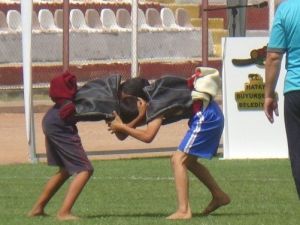 Hatay’da Aba Güreşi Dünya Kupası Elemeleri Başladı