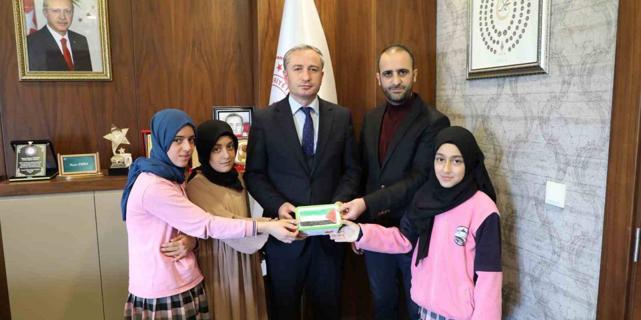 Ağrı’da Öğrencilerden Filistin’e Anlamlı Bağış