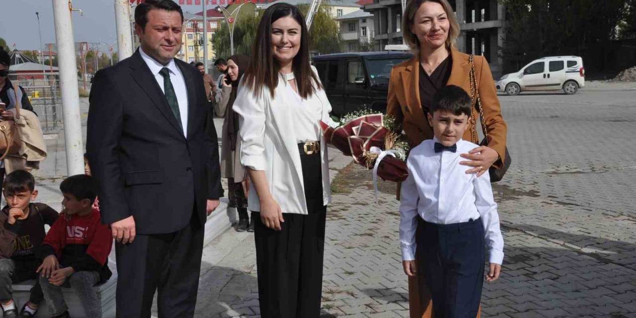 Bulanık’ın İlk ‘Hanımeli Kafe’si Açıldı