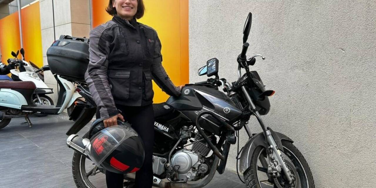 Rukiye Ebe, Doğuma Değil Siparişlere Yetişerek Ekmeğini Kazanıyor