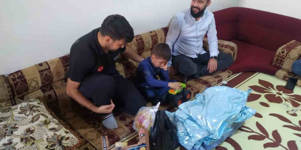 Afad Ekiplerini Duygulandıran Karşılaşma: Depremde Kurtardıkları Çocukla Suriye’de Görüştüler