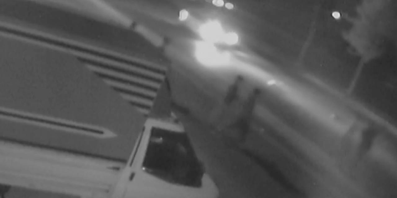 Otomobilin Kadına Çarpma Anı Kamerada