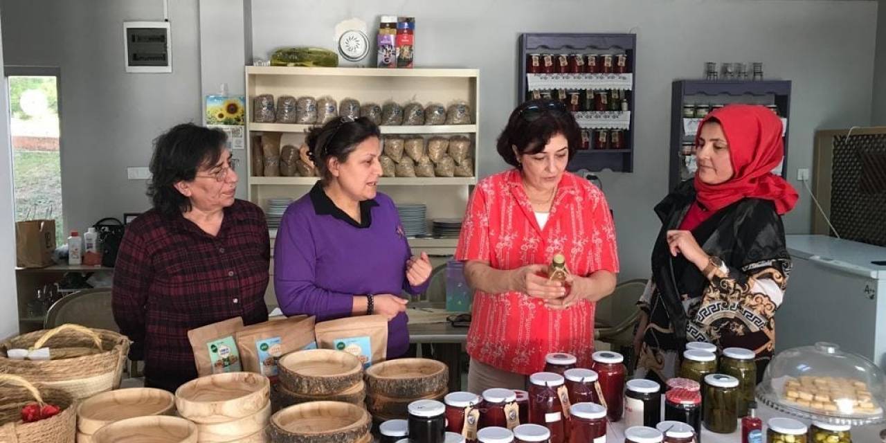 Vali Eşi Yavuz, “Kadınlarımızın Her Sektörde Yer Alması Gurur Verici”