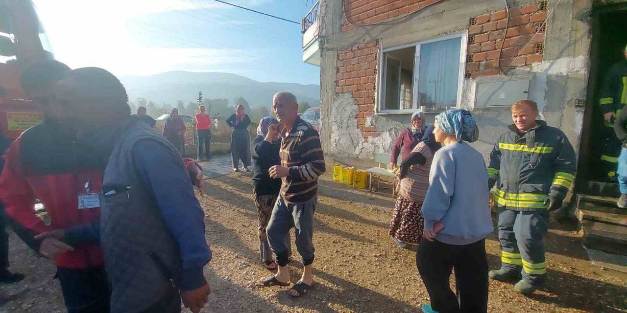 Evde Yangın Çıktı, 2 Kişi Hastanelik Oldu