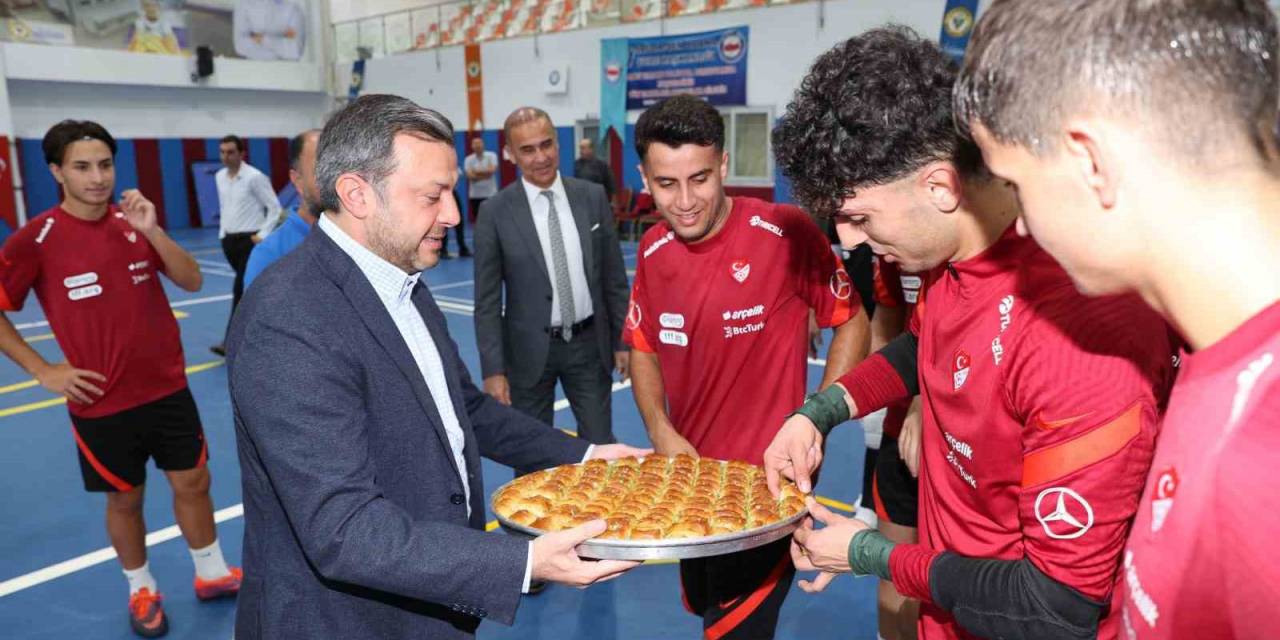 Futsal U19 Milli Takımı Adana’da Kamp Yapıyor