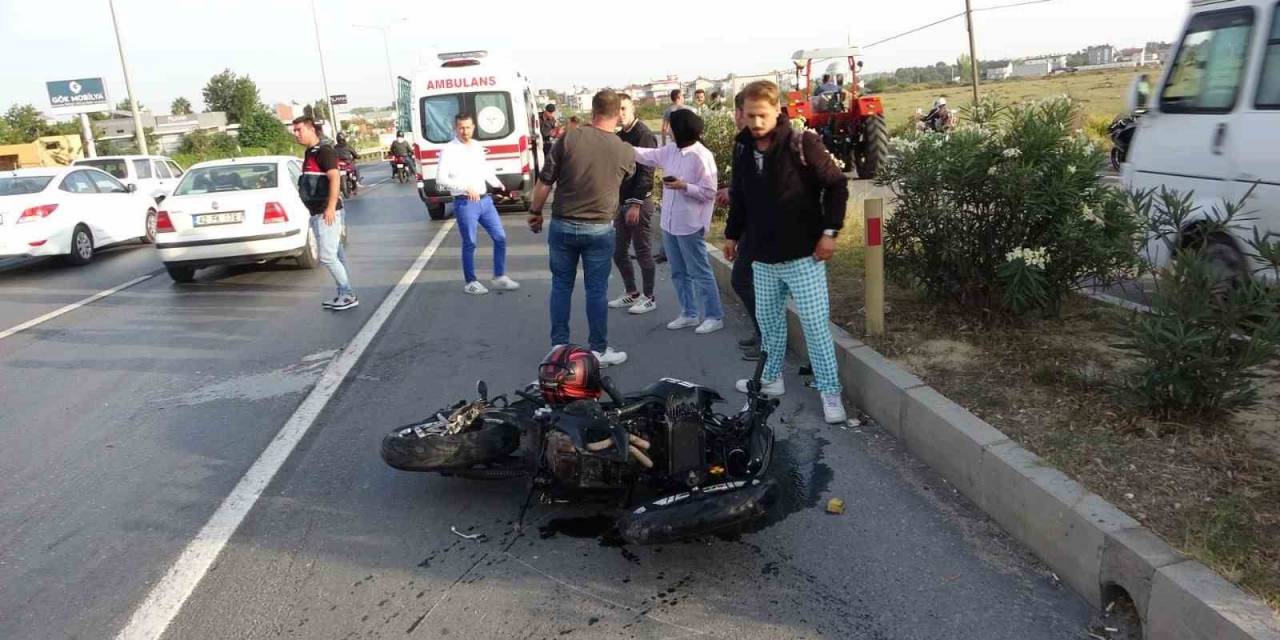 Kanser Hastası Sürücü Fenalaşıp Otomobilden İndi, Arkadan Gelen Araçlar Birbirine Girdi
