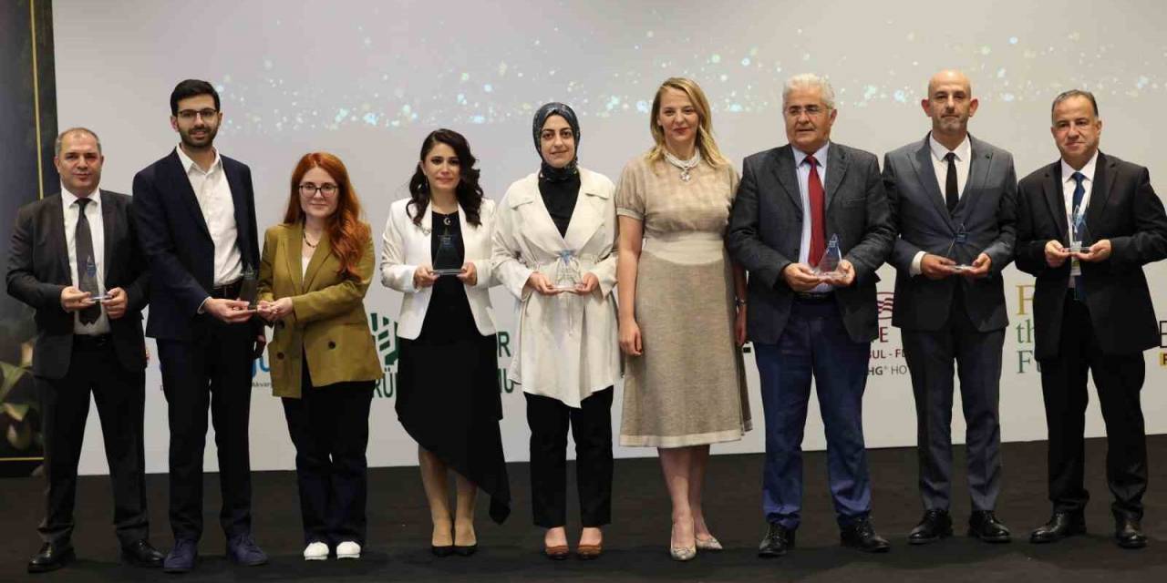 Kadın Girişimciye Bir Gecede 3 Ödül