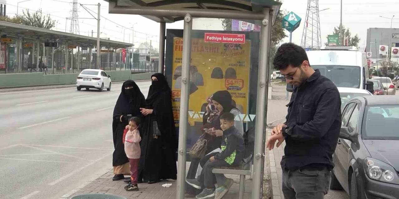 Halk Otobüsü Şoförünün Kadın Yolcuların Konuşmasından Psikolojisi Bozuldu