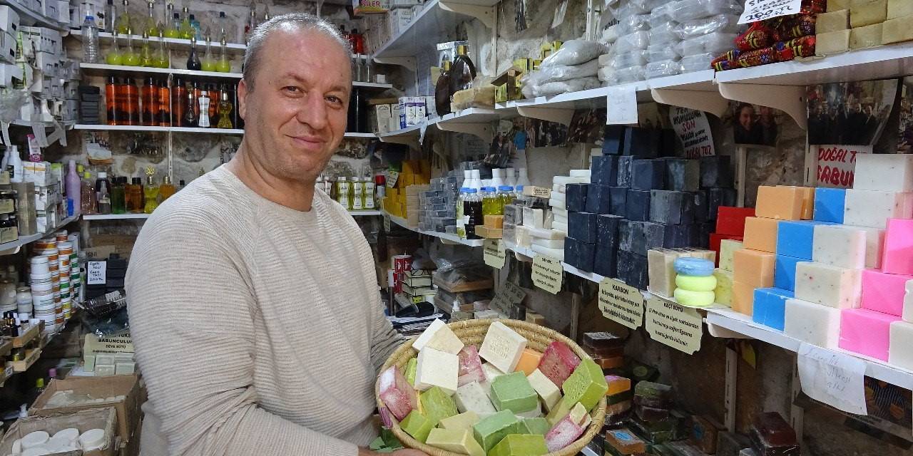 Mardin’in Doğal Sabunları Turistlerin İlgisini Çekiyor