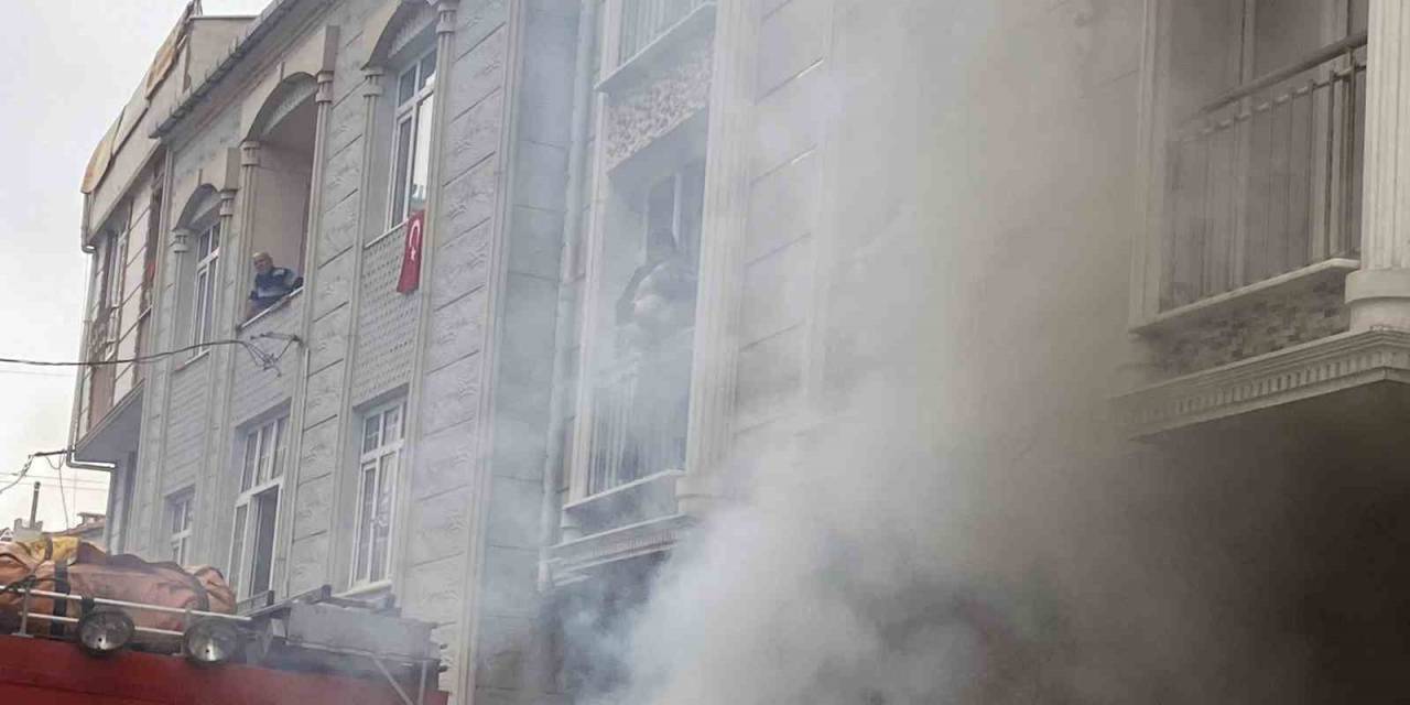 Küçükçekmece’de Yangın Paniği
