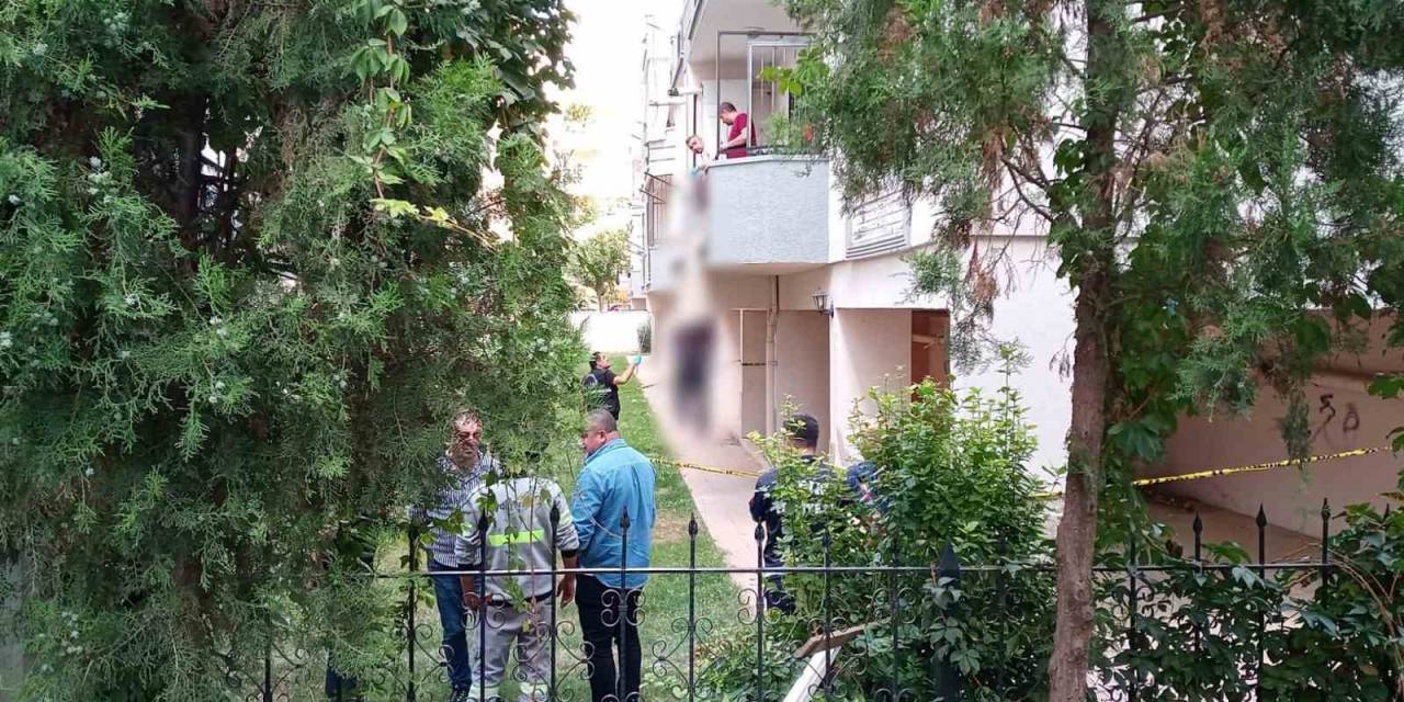 Balkonda Görenler Şok Oldu