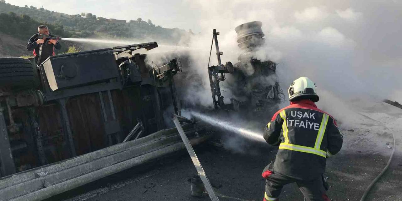 Uşak’ta Yanan Tırın Sürücüsü Viyadükten Düşerek Hayatını Kaybetti