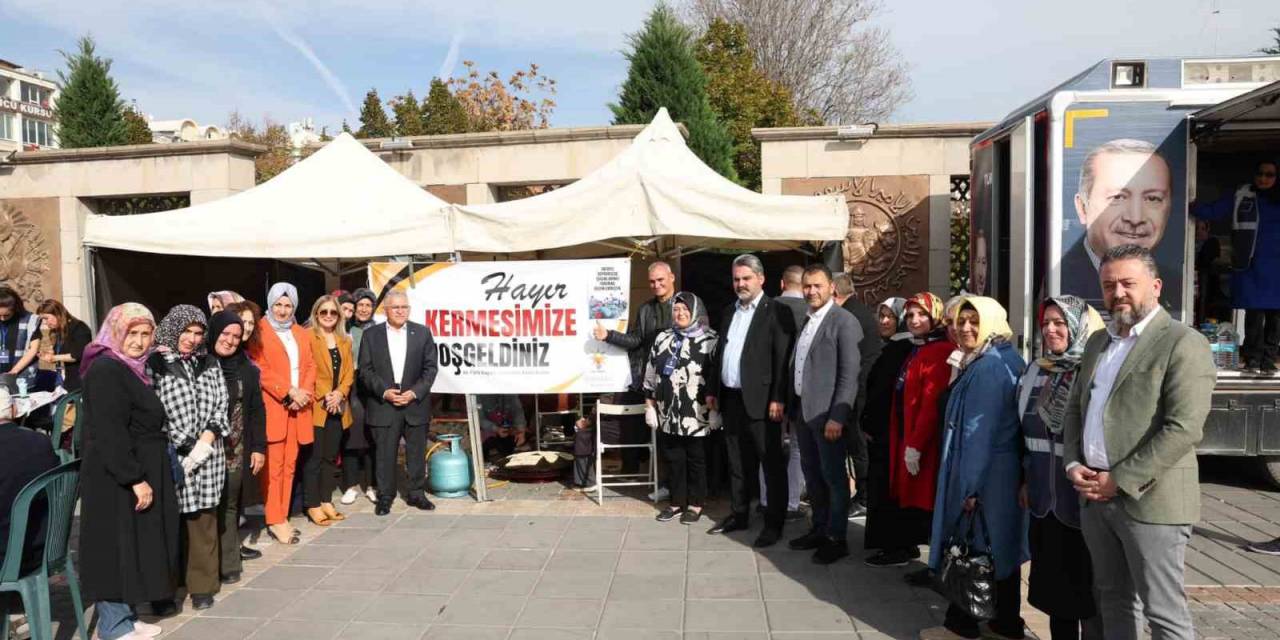 Başkan Büyükkılıç, Depremzede Çocuklar İçin Düzenlenen Panayırı Ziyaret Etti