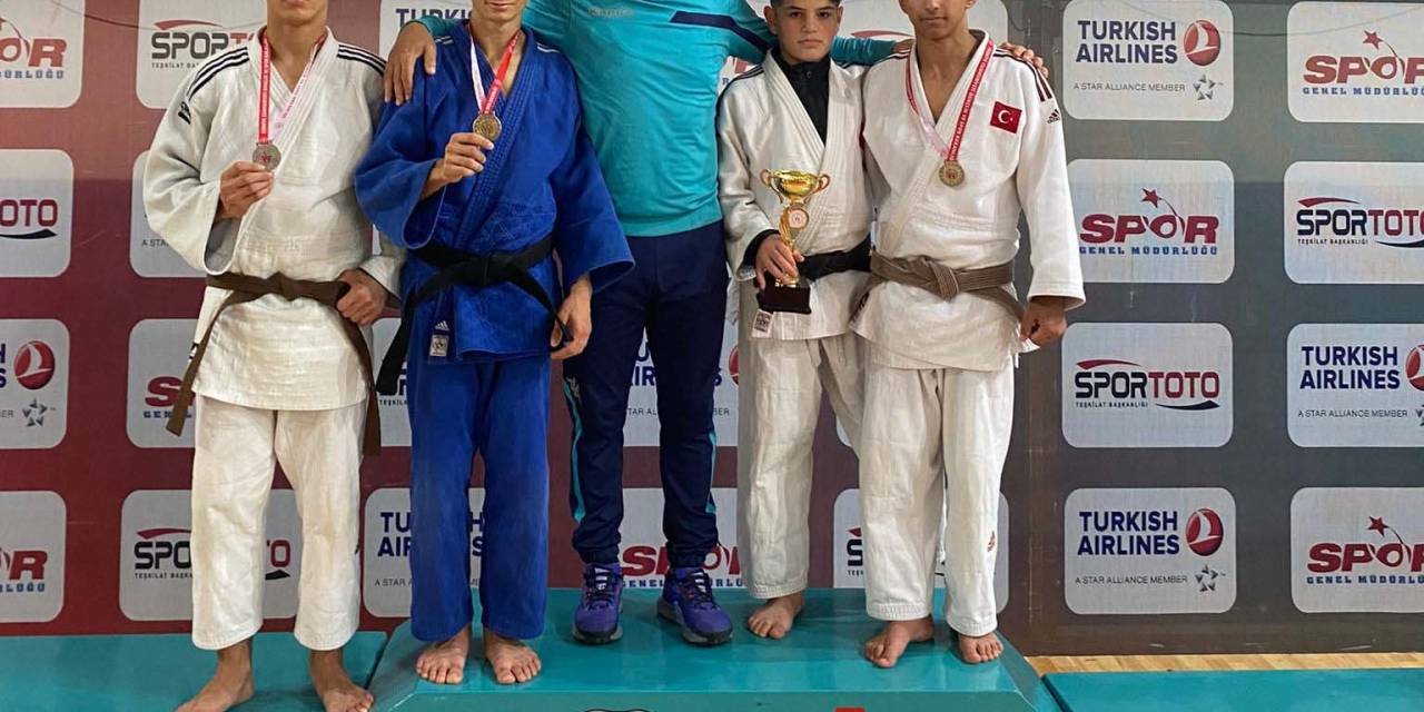 Sivaslı Judocular Ankara’dan Madalyalarla Döndü