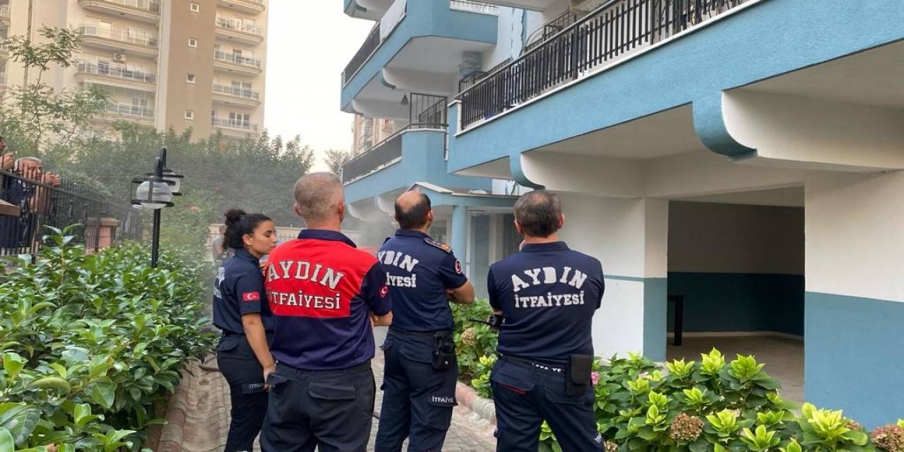 Evin Mutfağında Çıkan Yangın Panikletti