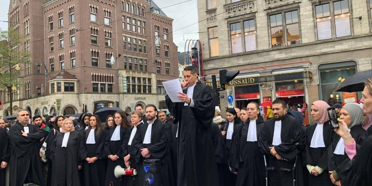 Hollandalı 700 Avukattan İsrail’in Savaş Suçlarından Yargılanması Çağrısı