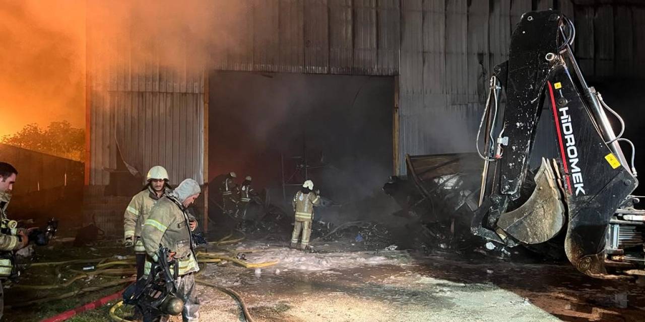 Çatalca’da Fabrikanın Deposu Alev Alev Yandı