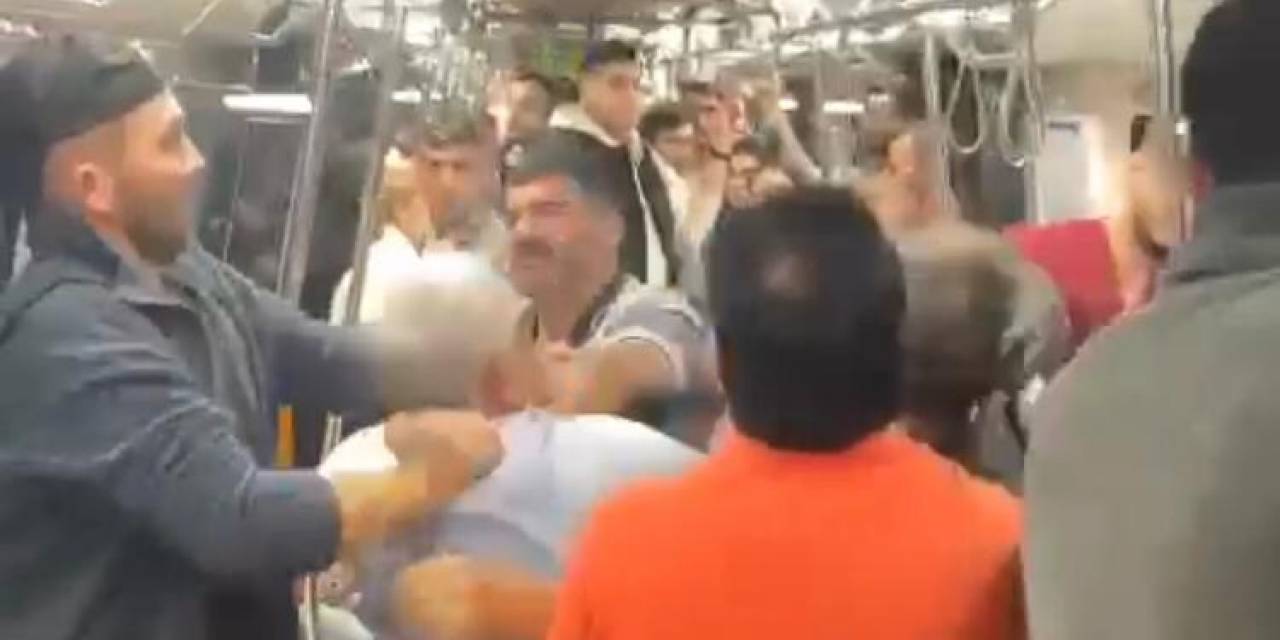 Metroda ‘Tükürük’ Kavgası Kamerada: Metro Boks Ringini Aratmadı